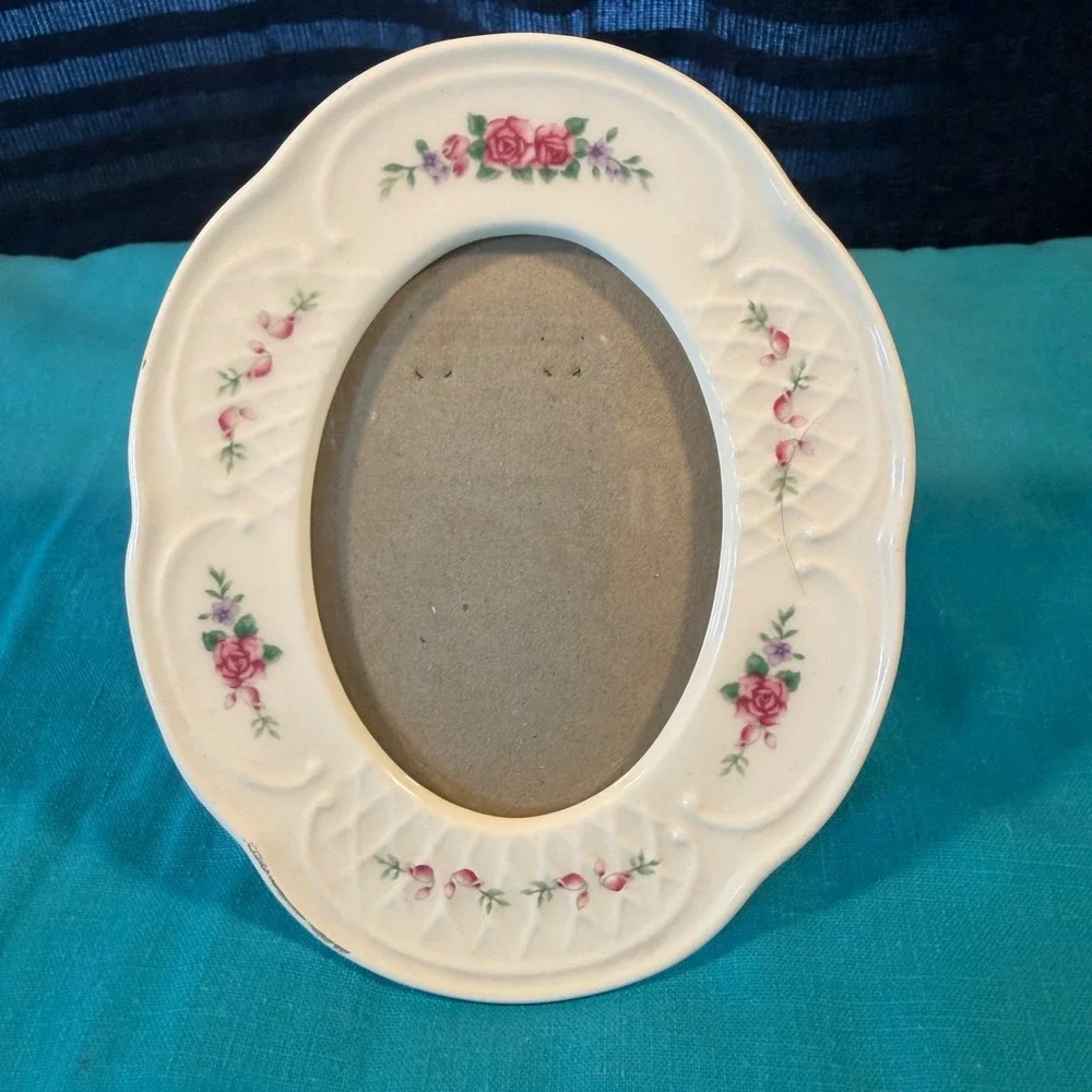 Vintage Floral Ceramic Oval Picture Frame Pink Roses Scalloped Edge Cottagecore